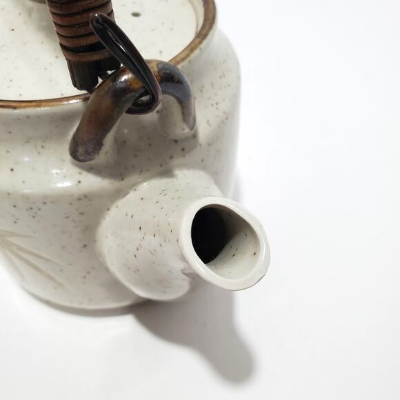 Vtg Tea Kettle Pottery Hand Painted Bamboo “Extra Touch FTD USA” Woven Handle - Picture 7 of 16